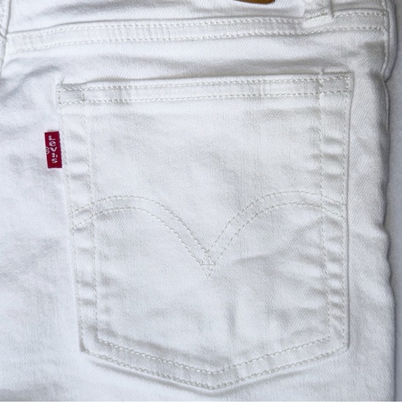 ✨ Levi’s White High Rise Cutoff Denim Shorts – Size W28 ✨ - Picture 6 of 10
